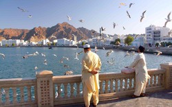 Vì sao Iran nã tên lửa vào tất cả các nước vùng Vịnh trừ “Thụy Sĩ của Trung Đông”?