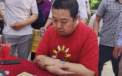 Cao thủ cờ tướng Trung Quốc sang Việt Nam đấu hội làng thua ngay vòng loại