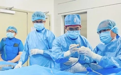 Cụ bà 100 tuổi, nguy kịch vì mang 'nhịp tim của rùa'