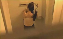 Muốn nổi tiếng đến mức "bán đứng" cả mẹ mình: Những đứa con méo mó đến mức khó tin!