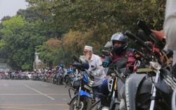 Không phải tắc đường, đây là dòng người vô tận chờ đổ xăng tại 1 quốc gia châu Á: Vấn đề không phải giá bao nhiêu nữa