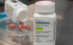 Nhật Bản: Một loại thuốc đang cực kỳ khan hiếm, bác sỹ không thể kê đơn cho bệnh nhân mới, người mắc lâu năm chỉ còn thuốc cho 2 tuần