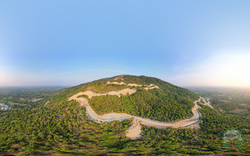 Cảnh tượng ngay lúc này tại ngọn núi cao thứ 2 Nam Bộ: Nhiều người không tin vào mắt mình