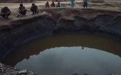 Bé gái bị đuối nước, 5 người nhảy xuống cứu, tất cả đều tử vong