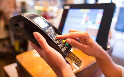 Quẹt thẻ mua tủ lạnh 23,4 triệu đồng, người phụ nữ cuối cùng mang nợ 254 triệu: Nhiều người cũng gặp tình trạng tương tự