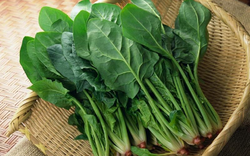 Tiểu thương chợ nói thật: 5 loại rau "đẹp long lanh" này tôi còn không dám ăn, nhiều người lại mua mỗi ngày