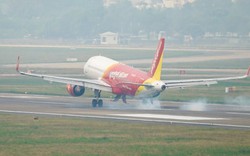 Máy bay Vietjet quay đầu hạ cánh, hàng loạt xe cứu hỏa vây quanh đường băng
