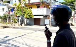 CSGT TPHCM mật phục ghi hình xe máy băng qua đường sắt, người vi phạm "hết chối"