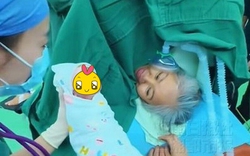 Cụ bà U70 sinh con, biết tình huống mang thai mới khó tin
