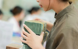 Lãi suất tiết kiệm tăng nhanh: Có 1 tỷ đồng gửi ngay sau Tết, nên "tất toán sớm" để gửi sổ mới hưởng lãi cao, hay giữ nguyên chờ đáo hạn?