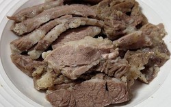 Sau 30 năm ăn thịt, tôi phát hiện ra luộc thịt kiểu này là ngon nhất: Thịt không tanh hay khô, ít mỡ lại tốt sức khỏe