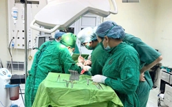 Cứu thai phụ 35 tuần ngã trong nhà tắm vỡ lách, mất 1,4 lít máu