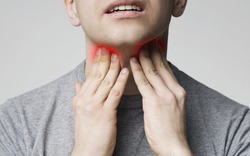 Người đàn ông sốc khi phát hiện ung thư ở tuổi 62, bác sĩ nói: Liên quan tới 1 kiểu "yêu" từ hàng chục năm trước