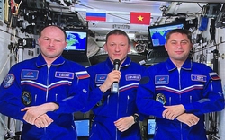 Khoảnh khắc đặc biệt: Phi hành gia Nga gửi lời chào Việt Nam từ Trạm Vũ trụ quốc tế