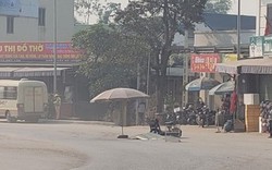 Xe máy điện va chạm xe ô tô phục vụ tang lễ, 1 người tử vong