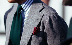 Phong cách suit vai nhăn và cà vạt thắt lệch: Tưởng suồng sã nhưng lại là biết chơi