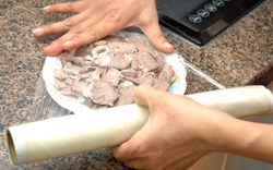 Cảnh báo đặc biệt đến các gia đình đang bọc thức ăn bằng màng bọc thực phẩm