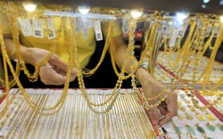 Giá vàng hôm nay 12-4: Vàng miếng SJC giảm, ngược dòng giá thế giới