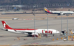 Nóng: Một hãng hàng không cho toàn bộ tổ tiếp viên nghỉ không lương 2 tháng vì quá khó khăn