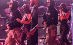 Cả Coachella không ai hiểu màn ăn mặc của Kim Kardashian: Vậy là muốn hở hay muốn kín?