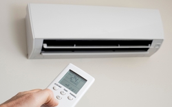 Cảnh báo đến những gia đình đang dùng điều hòa: 2 thói quen này âm thầm “đốt” tiền điện mỗi ngày
