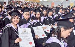 Xôn xao câu chuyện gia đình đầu tư 1 tỷ cho học RMIT, 100 triệu thi CFA nhưng "đổ sông đổ bể", 24 tuổi chọn làm lại từ đầu