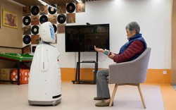 Không con cái, người già ở nước láng giềng Việt Nam đặt kỳ vọng vào loại “bảo hiểm tuổi già” mới