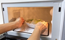 Cảnh báo đến những người dùng lò vi sóng không muốn mắc ung thư