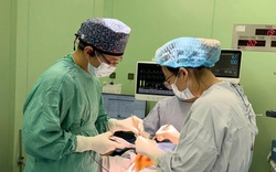 Nữ du học sinh từ Đức về Việt Nam 'cầu cứu' bác sĩ Bệnh viện K