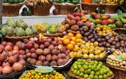 Đi chợ mua trái cây, nên chọn quả to hay quả nhỏ? Nhiều người chọn sai