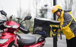 Khách đặt hàng online 3 tháng vẫn chưa được giao, chủ shop chủ động hoàn trả 3,8 triệu đồng nhưng tòa án khẳng định: “Phải bồi thường gấp 3”