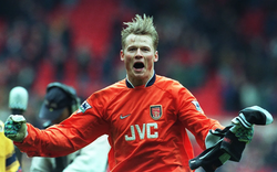 Cựu thủ môn Arsenal qua đời bi thảm sau khi xe hơi bị tàu hỏa đâm trúng