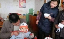 Bé 5 tháng tuổi suy gan sau bữa tiệc gia đình: Bác sĩ lo ngại vì "tình thương thiếu hiểu biết" của ông nội