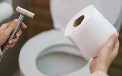 Dùng giấy vệ sinh hay vòi xịt sạch hơn? Chuyên gia tiết lộ điều khiến hàng triệu người ngỡ ngàng