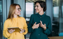 Phỏng vấn hàng ngàn người trong 15 năm, chuyên gia phát hiện 7 "sức mạnh thầm lặng" quyết định hạnh phúc