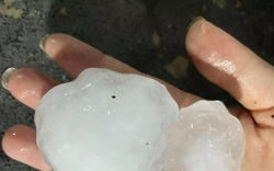 Mưa đá, dông lốc trong đêm ở Thanh Hóa