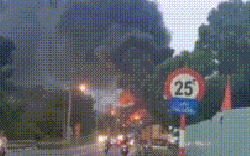 Cháy dữ dội nhà xưởng phía sau cây xăng ở phường Tân Hiệp, TPHCM