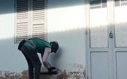 Shipper giao đơn nhưng vào nhà không thấy ai, chủ về lấy camera an ninh đăng lên mạng