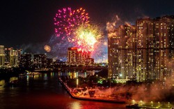 Tin cực vui dịp lễ 30/4: TP.HCM có 4 địa điểm xem pháo hoa hoàn toàn miễn phí cho người dân