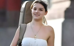 Suri Cruise ở tuổi 20