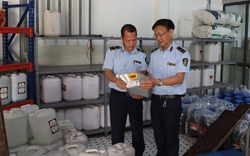 Kiểm tra bất ngờ loạt hộ kinh doanh: Xử phạt hàng tỷ đồng, chuyển 1 vụ sang cơ quan điều tra