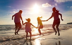 Bệnh viện Bạch Mai đưa lời khuyên với những gia đình đang có ý định đi du lịch