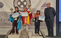 Đỉnh miễn bàn: Bé gái 8 tuổi giành HCV cờ vua thế giới về cho Việt Nam