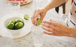 Nước chanh không phải 'thần dược', nhưng đây là 10 lý do bạn nên uống vào mùa hè