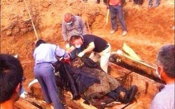 Đập hỏng 3 chiếc búa sắt mới mở được mộ Lý Liên Anh, cảnh tượng trong quan tài khiến chuyên gia lạnh gáy!