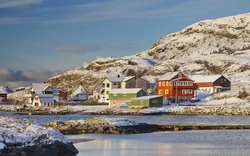 Ngôi làng "không thời gian": Mặt trời quên lặn suốt 69 ngày, người dân sống "không giờ giấc"