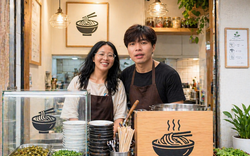 Quầy mì 3m² đánh bại cửa hàng chuỗi 200m²: Câu chuyện khởi nghiệp nhỏ nhưng thắng nhờ điều mà thương hiệu lớn khó sao chép