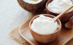 Tại sao sữa chua cứ hễ thêm chữ “Hy Lạp” là giá lại tăng vọt từ 40-50% so với sữa chua thường? Giảm cân nên chọn loại nào?