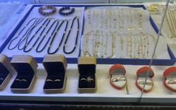 Nhiều tiệm vàng tại TP.HCM bị phạt tiền, tịch thu vàng