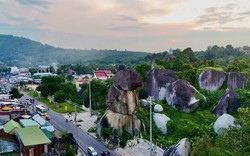 Việt Nam có hòn đá niên đại triệu năm cạnh đường lớn: Ở nơi sắp lên thành phố trực thuộc Trung ương